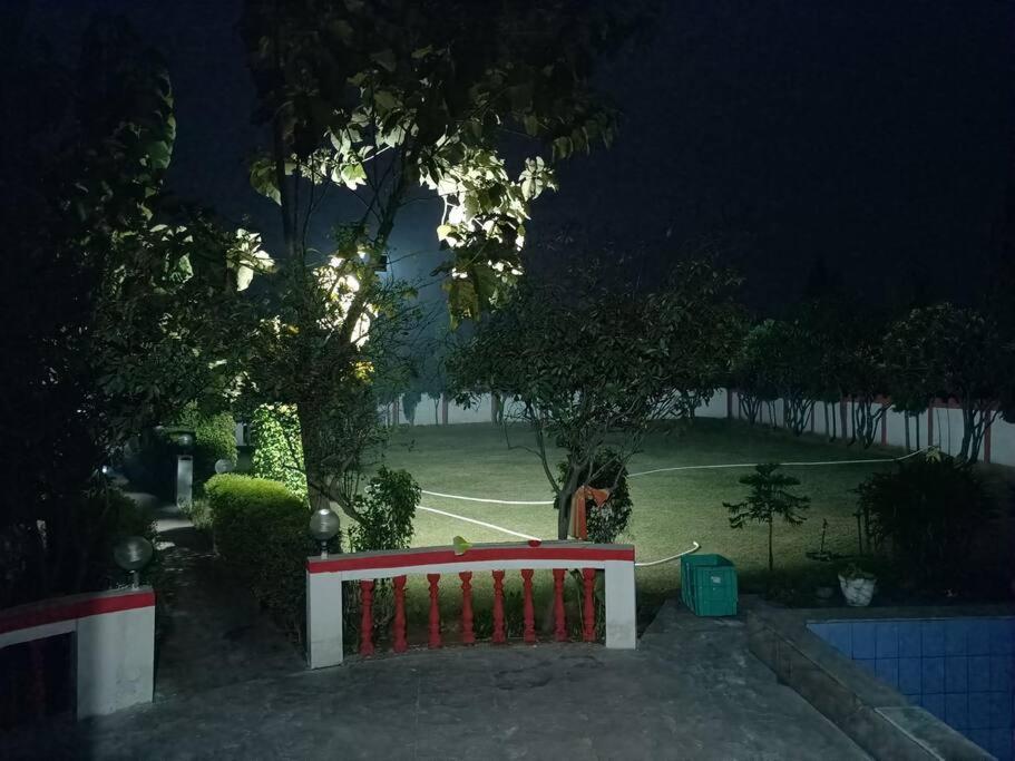 グルガウン Achal Farm जंगल में मंगलヴィラ エクステリア 写真