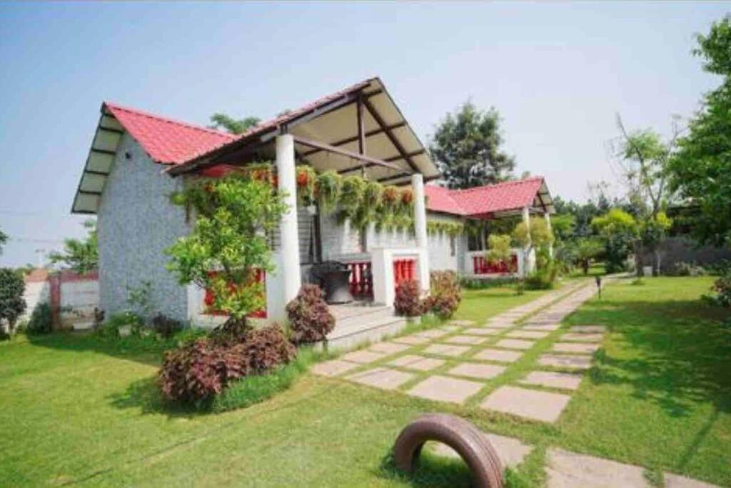 グルガウン Achal Farm जंगल में मंगलヴィラ エクステリア 写真