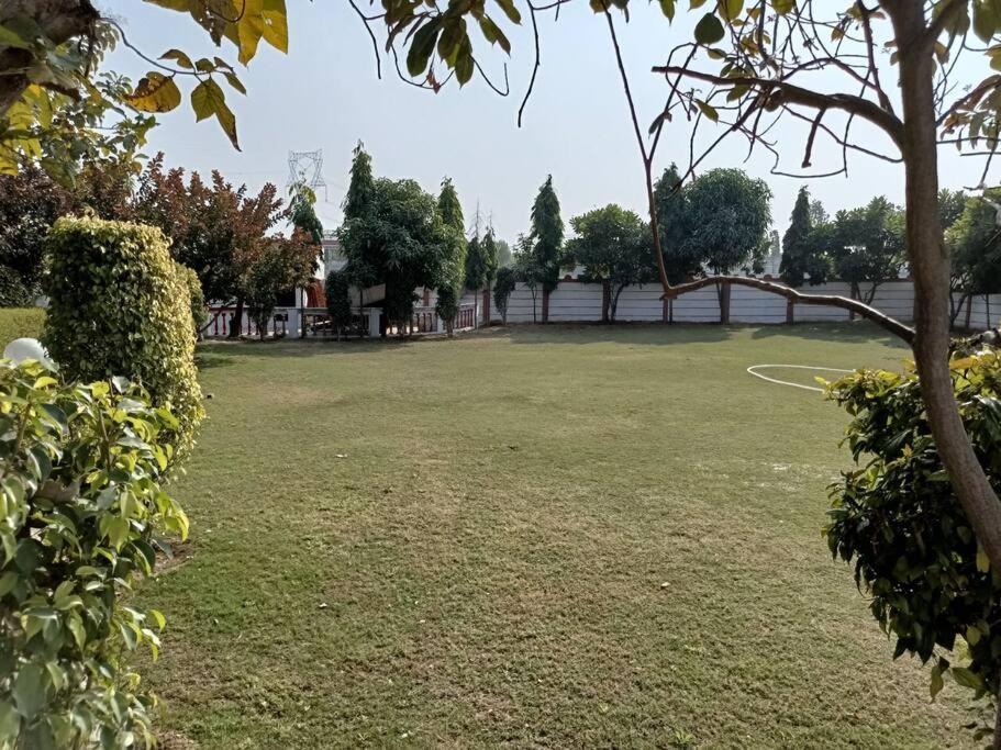 グルガウン Achal Farm जंगल में मंगलヴィラ エクステリア 写真